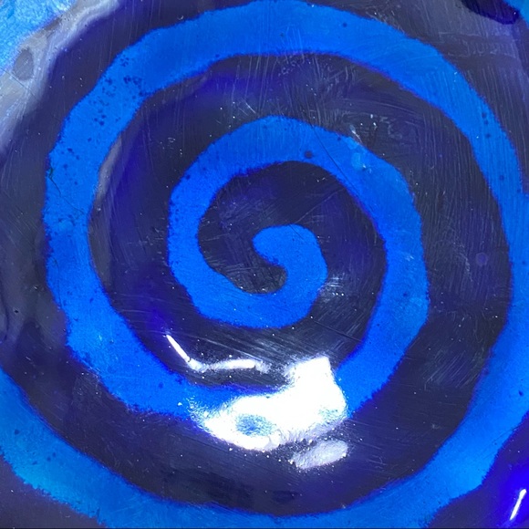 Vintage Hammered Copper Blue Glazed Enamel Swirl 7 1/4” Decorative Dish - Picture 10 of 12